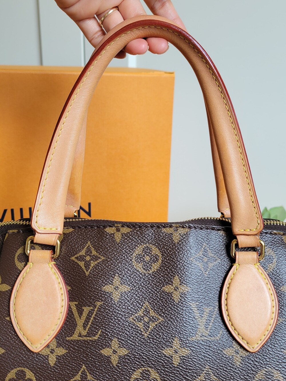 💕Beautiful DISCONTINUED Louis Vuitton Satchel Bag RIVOLI Mm Monogram - Picture 4 of 16